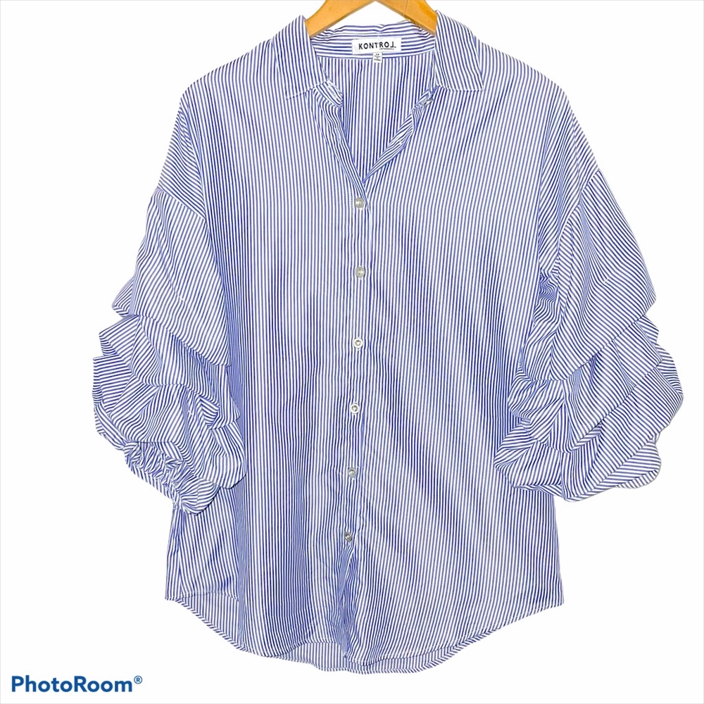 Kontrol Button Down Fluttered Sleeve Top